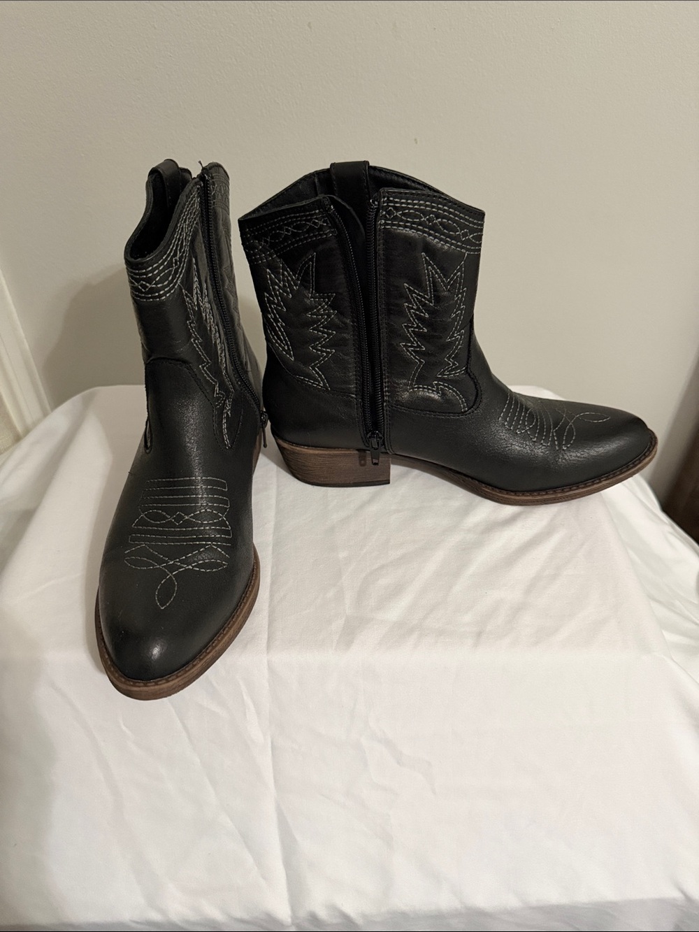 Coconuts by Matisse Black Western-Style Ankle Booties